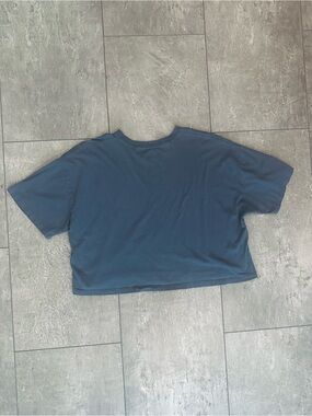 Hollister Must-Have Collection Cropped Boxy T-shirt Slate Blue Size Medium EUC